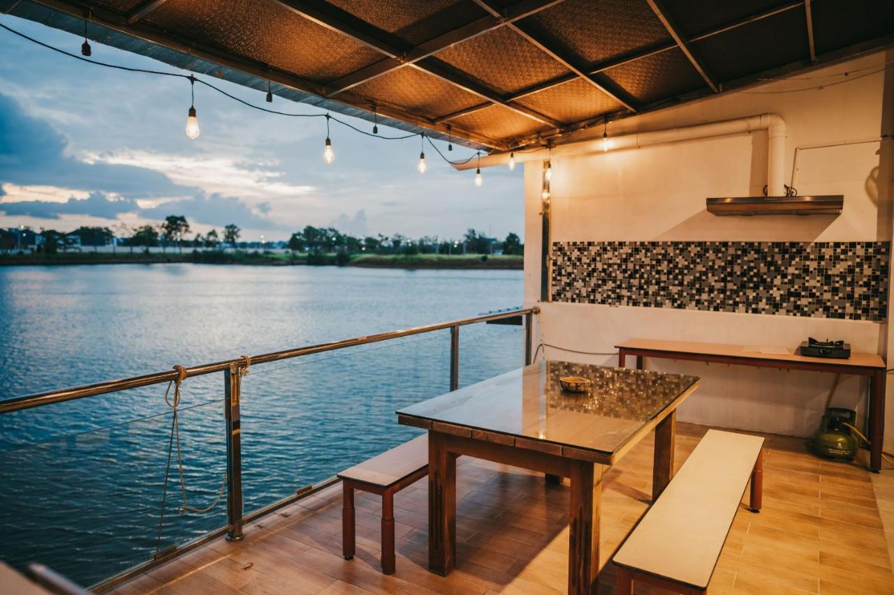 Canoe And Fishing , Free Pickup Villa Batam Екстериор снимка